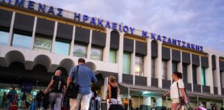 Σύλληψη τουριστών στην πίστα του αεροδρομίου Ηρακλείου για άναμμα τσιγάρου