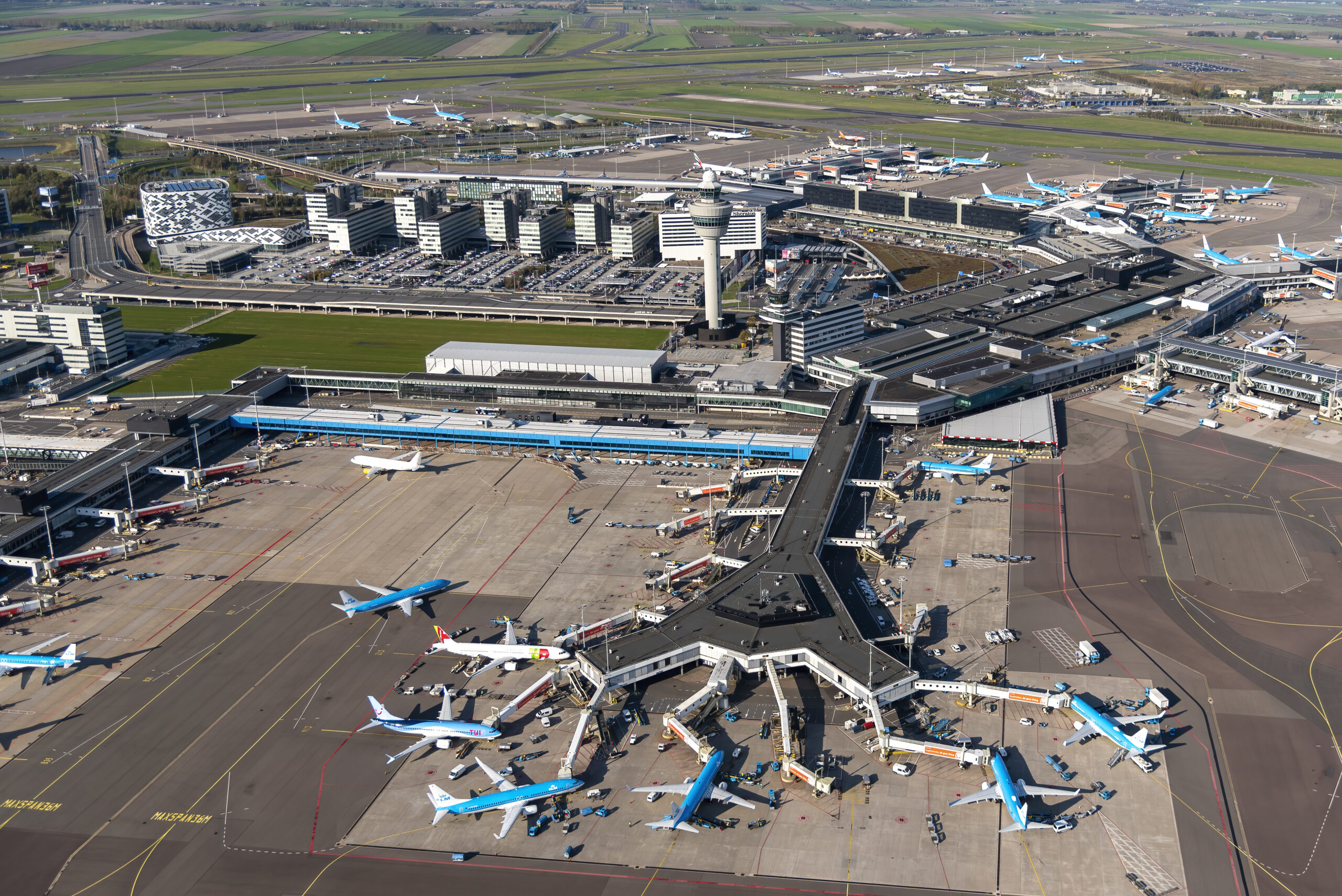 2021-q4luchtopname-airside-pieren-d751789-pbakker-2-scaled