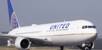 Καβγάς αεροσυνοδών προκάλεσε τετράωρη καθυστέρηση σε πτήση της United Airlines