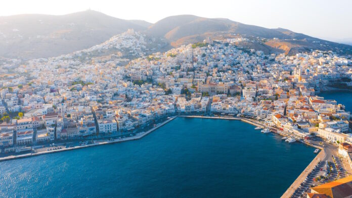 ermoupoli_is_the_port-town_of_syros-696x392