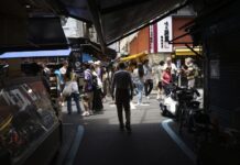 Η Ιαπωνία σκέφτεται τριπλασιασμό του φόρου αναχώρησης για τον υπερτουρισμό