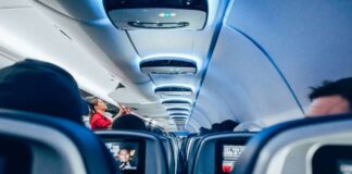 Αυστηρά πρόστιμα και απαγορεύσεις για απείθαρχους επιβάτες σε πτήσεις προς Γαλλία