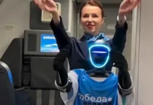 Πώς αντέδρασαν οι επιβάτες στο πρώτο ρομπότ-αεροσυνοδό «Volodya»