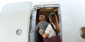 «Τα μωρά δεν ανήκουν στην business class»: Η viral απάντηση της μαμάς