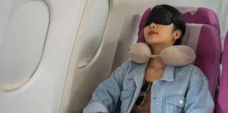 Κίνδυνοι πίσω από viral τάση ύπνου στο TikTok εντός αεροπλάνων