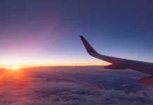 Πότε να κλείσετε φθηνά αεροπορικά εισιτήρια το 2026