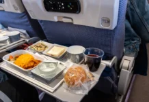 Η Air Canada σερβίρει δωρεάν αλκοόλ σε επιβάτες οικονομικής θέσης