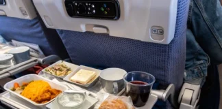 Η Air Canada σερβίρει δωρεάν αλκοόλ σε επιβάτες οικονομικής θέσης