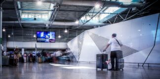 Πώς ανταποκρίνονται τα ελληνικά αεροδρόμια στον αυξημένο τουρισμό;