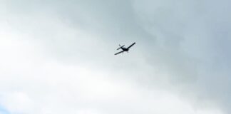 Αεροπλάνο έκανε την αποκάλυψη για το φύλο του μωρού στη Ναύπακτο