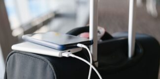 Power bank και μπαταρίες στο αεροπλάνο: Τι επιτρέπεται και τι όχι