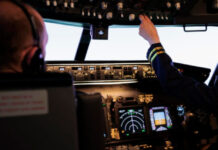 Έλληνας πιλότος έγινε viral με το χιούμορ του στην καμπίνα