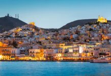 Η Σύρος και η Κίμωλος στα καλύτερα της Ελλάδας σύμφωνα με τους Times