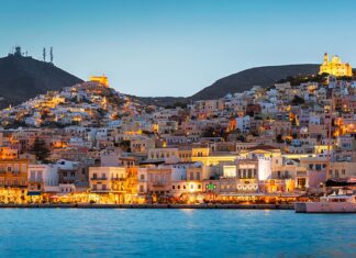 Η Σύρος στο επίκεντρο του γερμανικού Esquire με εκτενές αφιέρωμα