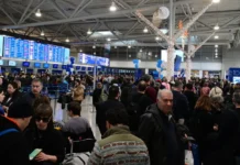 Καθυστερήσεις στον έλεγχο διαβατηρίων στο «Ελευθέριος Βενιζέλος» λόγω νέας διαδικασίας