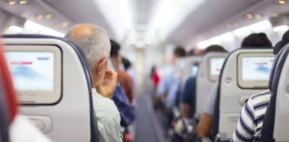 Viral αντίδραση επιβάτιδας σε παιδί που κλωτσούσε το κάθισμά της