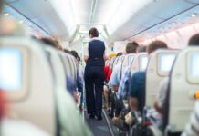 Αεροσυνοδός αποκαλύπτει τα πιο ανθυγιεινά περιστατικά σε πτήσεις