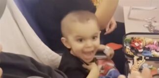 Αεροπλάνο γέμισε αγάπη για 2χρονο επιβάτη που νίκησε τον καρκίνο