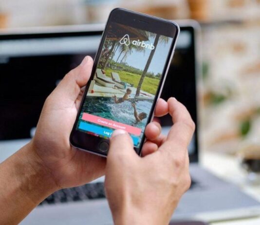 «Καμπανάκι» Δούκα για τον τουρισμό στο κέντρο της Αθήνας