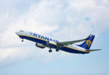 Ryanair: Κλείνει η βάση στο Βερολίνο και μειώνει κατά 50% τις πτήσεις