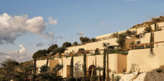 Το Tella Thera φέρνει την Κρήτη σε εξώφυλλο κορυφαίου ταξιδιωτικού περιοδικού