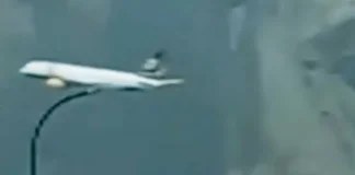 Πιλότος Boeing 757 πέταξε χαμηλά πάνω από ισλανδικό χωριό για την τελευταία του πτήση