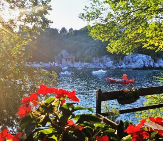 Οι κορυφαίες επιλογές των Ελλήνων για Πρωτομαγιά 2026 σύμφωνα με Booking.com