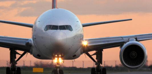 Τρία σενάρια για τις πτήσεις και τα καύσιμα το φετινό καλοκαίρι