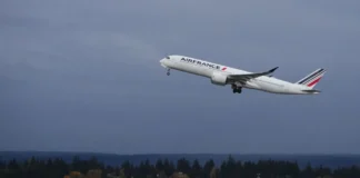 Συναγερμός σε πτήση της Air France λόγω πιθανού κρούσματος Έμπολα