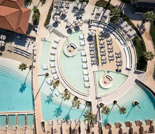 MERAVIA: To νέο adults-only καταφύγιο της Leonardo Mediterranean επενδύει στη διακριτική πολυτέλεια της Χαλκιδικής