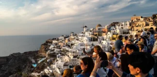 Booking: Άνοδος 21% στις αναζητήσεις των Ελλήνων για το τριήμερο του Αγίου Πνεύματος