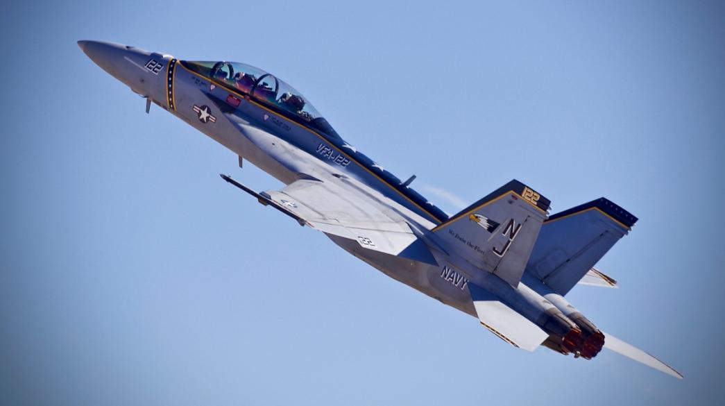 f18-fighter-jet-maxitiko