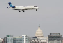 Αναστάτωση σε πτήση της United Airlines μετά από απόπειρα εισβολής στο πιλοτήριο
