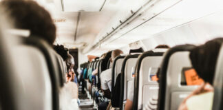 Καύσιμα και γεωπολιτική πίεση «φρενάρουν» τα κέρδη των αεροπορικών