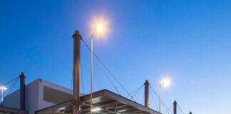 Χάος στο αεροδρόμιο Ακτίου με μεγάλες ουρές στον έλεγχο διαβατηρίων
