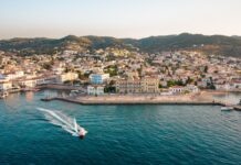 Το Poseidonion Grand Hotel εγκαινιάζει τη συνεργασία του με τη Skoufa Gallery