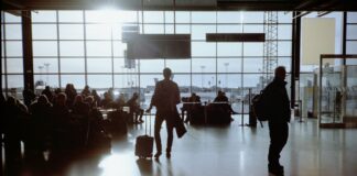 Στα ύψη η κίνηση στο αεροδρόμιο Ηρακλείου – Έως και 400 πτήσεις σε ένα 24ωρο