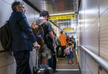 Η επιστήμη δείχνει τον ταχύτερο τρόπο επιβίβασης στα αεροπλάνα