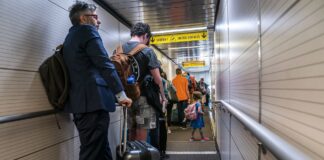 Η επιστήμη δείχνει τον ταχύτερο τρόπο επιβίβασης στα αεροπλάνα