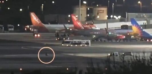 Viral βίντεο: Αεροσκάφος της Ryanair έχασε ρόδα στον διάδρομο αεροδρομίου