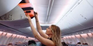Πτήσεις στην ΕΕ: Τι αλλάζει για χειραποσκευές, αποζημιώσεις και «check-in»