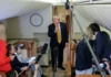 Τραμπ: Αρνείται ότι άλλαξε αεροπλάνο λόγω ανησυχιών ασφαλείας