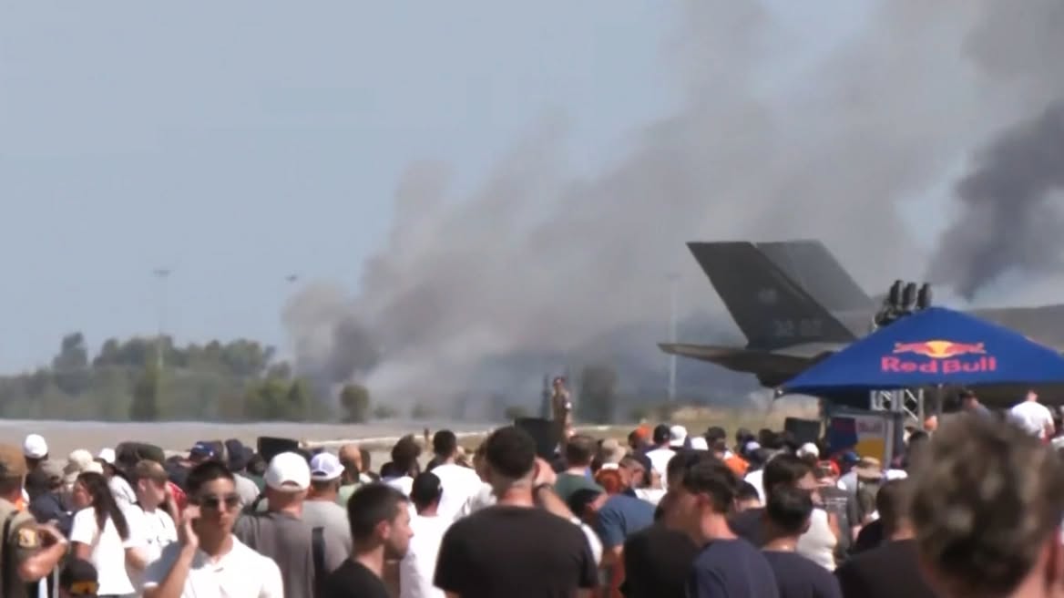 Athens Flying Week: Επεσε Phantom κατά τη διάρκεια επίδειξης