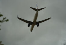 Αναστάτωση σε πτήση Boeing 737 – Ζημιά στον τροχό προκάλεσε έκτακτη προσγείωση