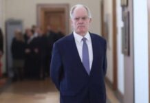 Βλάβη στο αεροσκάφος του Τασούλα – Με μεταγωγικό στην Λιουμπλιάνα