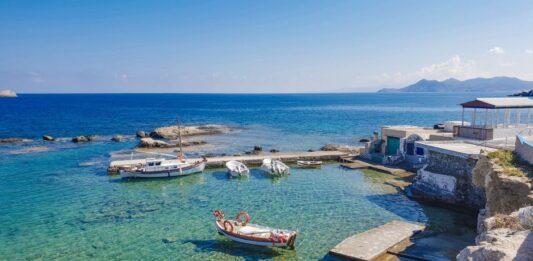 Condé Nast Traveller: Καλύτερη τουριστική χώρα στον κόσμο η Ελλάδα για το 2026