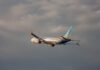 Flydubai: Βραβεύτηκε ο πιλότος που δέχθηκε επίθεση με τσεκούρι
